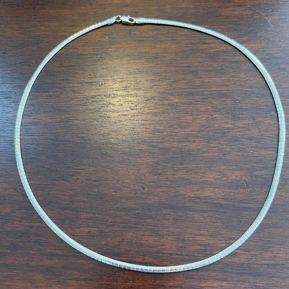 Silver tone flat omega chain necklace - Picture 2 of 4